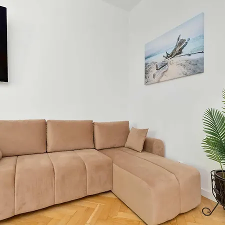 Apartamento Family In Near The Seaside Promenade By Renters